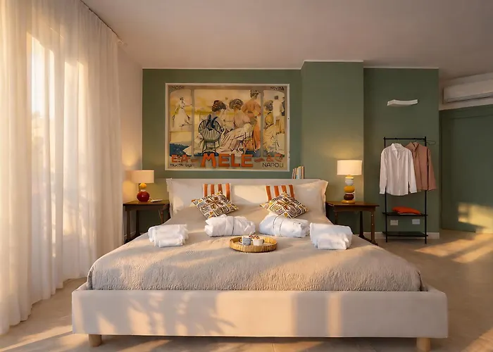 Molo Angioino Suites